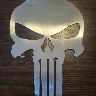 metal wall art of the Punisher skull